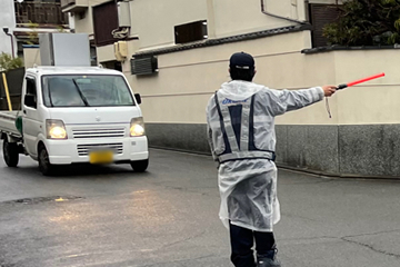 京都マラソン2023で交通誘導・雑踏警備をする警備員2