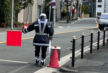 福島区の電話設備工事現場での交通誘導の様子(2024.01.22)