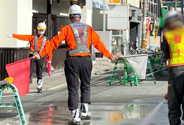 守口市の電線共同溝工事現場での交通誘導警備の様子(2024.04.01)