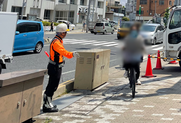 神戸市での閉鎖撤去作業に伴う通行者の保全業務の様子(2025.06.04)