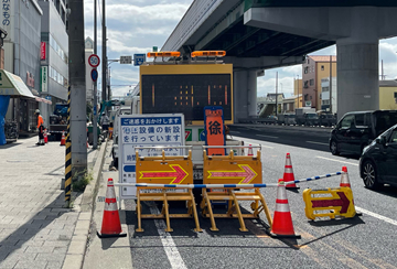 神戸市長田区の通信施設新設工事現場で交通誘導警備中の警備員3(2025.09.11)